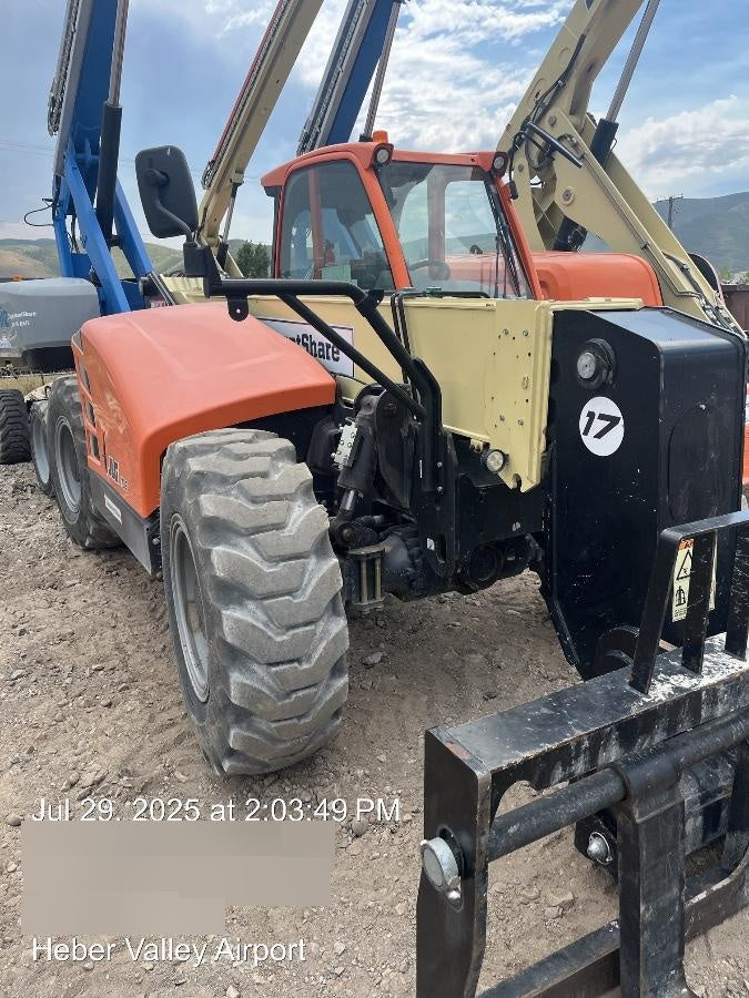 2022 JLG 1732