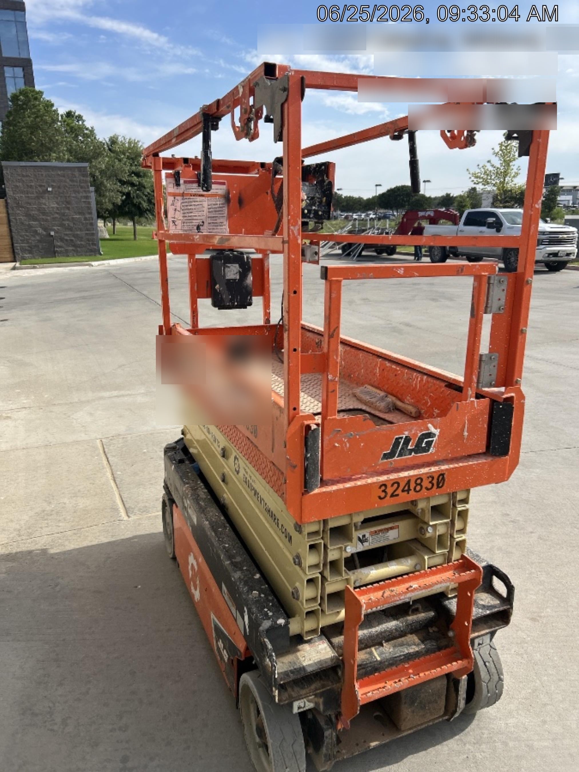 2023 JLG ES1932