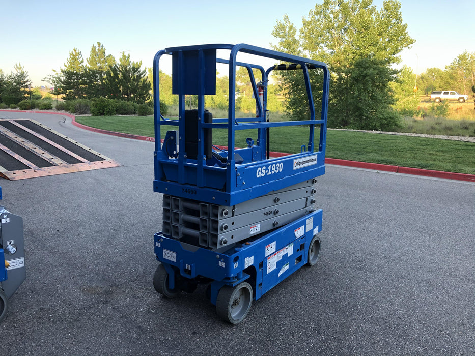 2020 Genie GS-1930 Fixed rails with chain entry gate - Pre A92.20