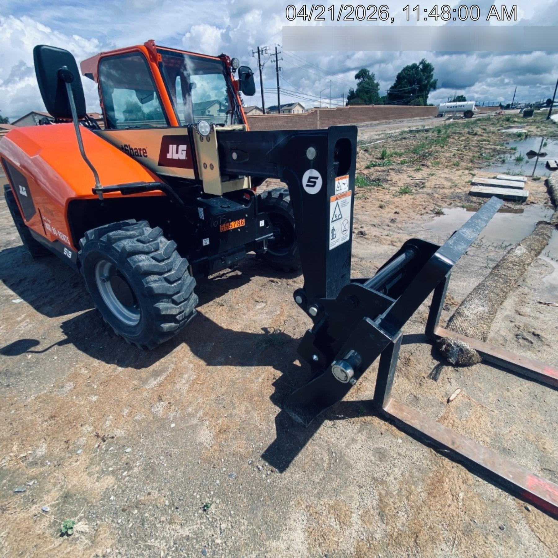 2025 JLG 519