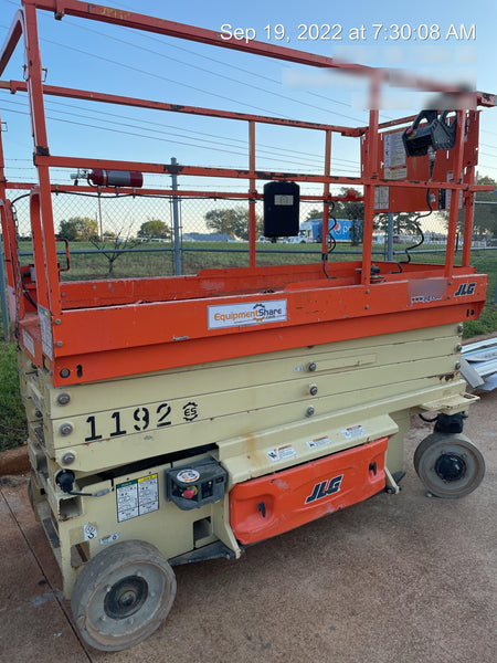 2016 JLG 3246ES