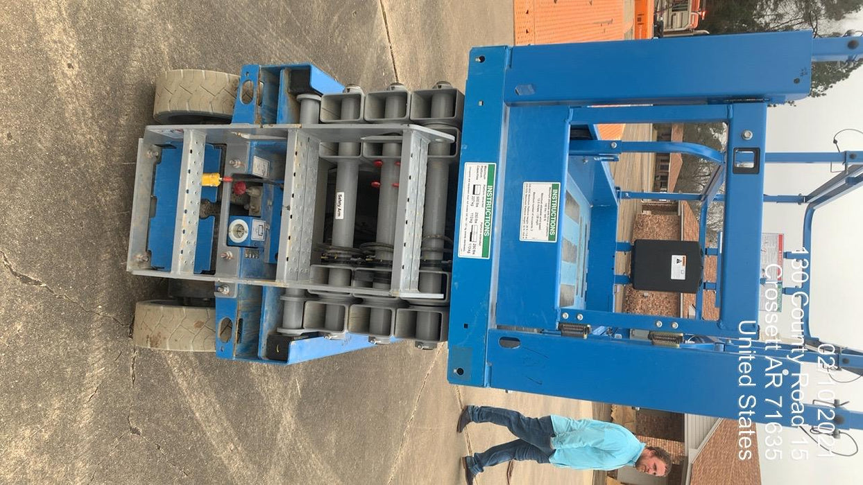 2019 Genie GS-2632 Folding rails with half height swing gate