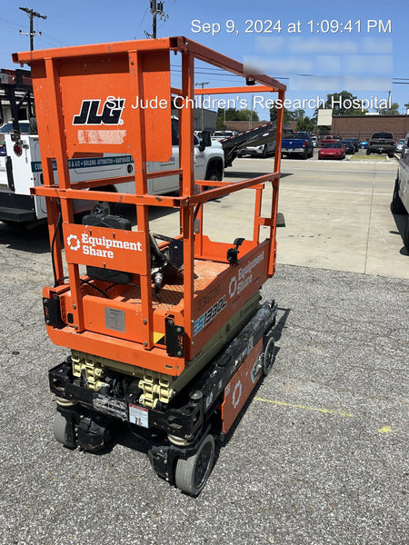 2022 JLG ES1330L