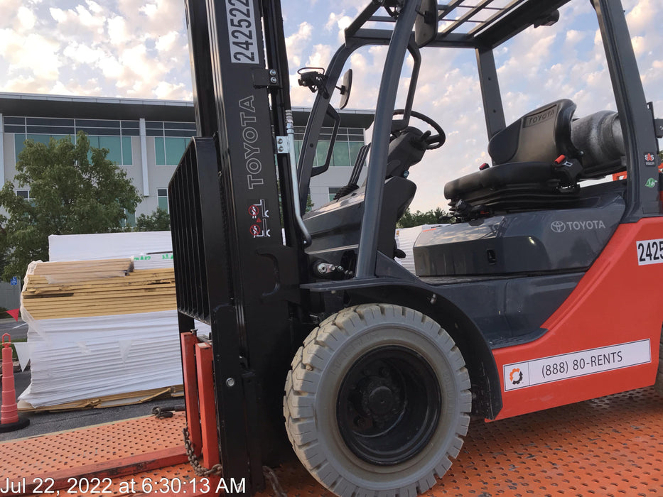 2022 TOYOTA 50-8FGU25