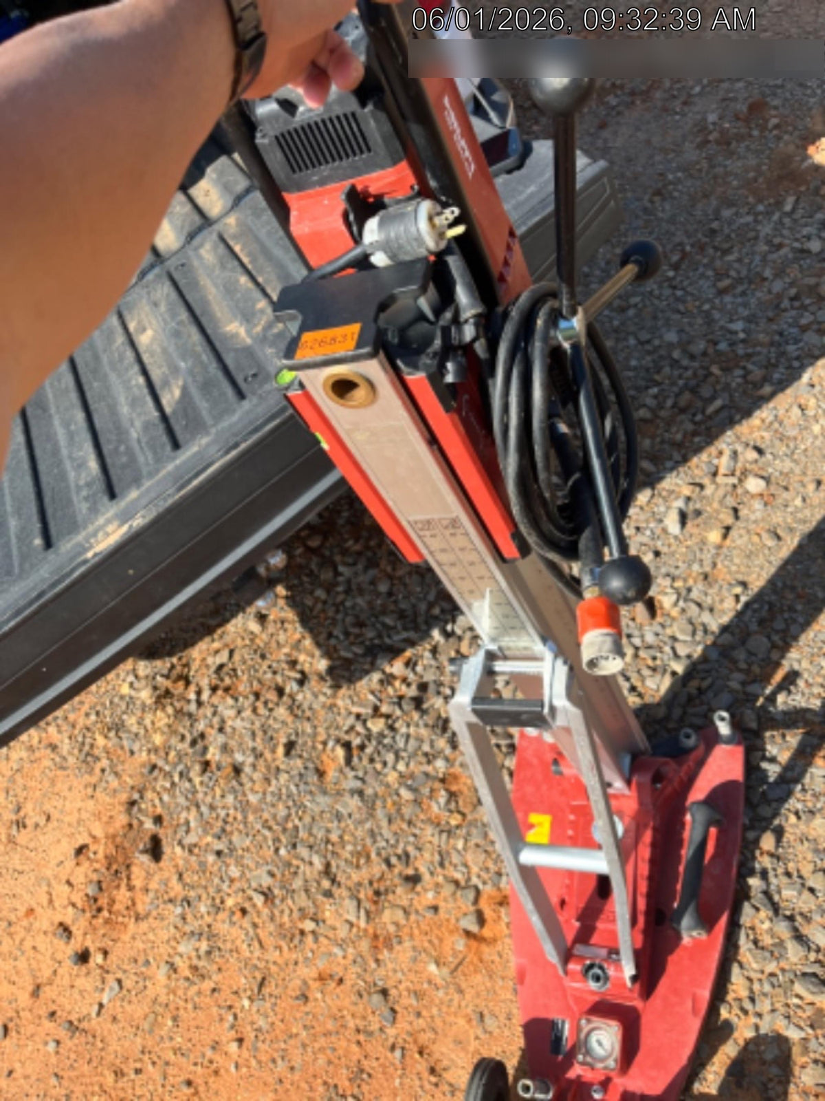 2023 HILTI DD250E