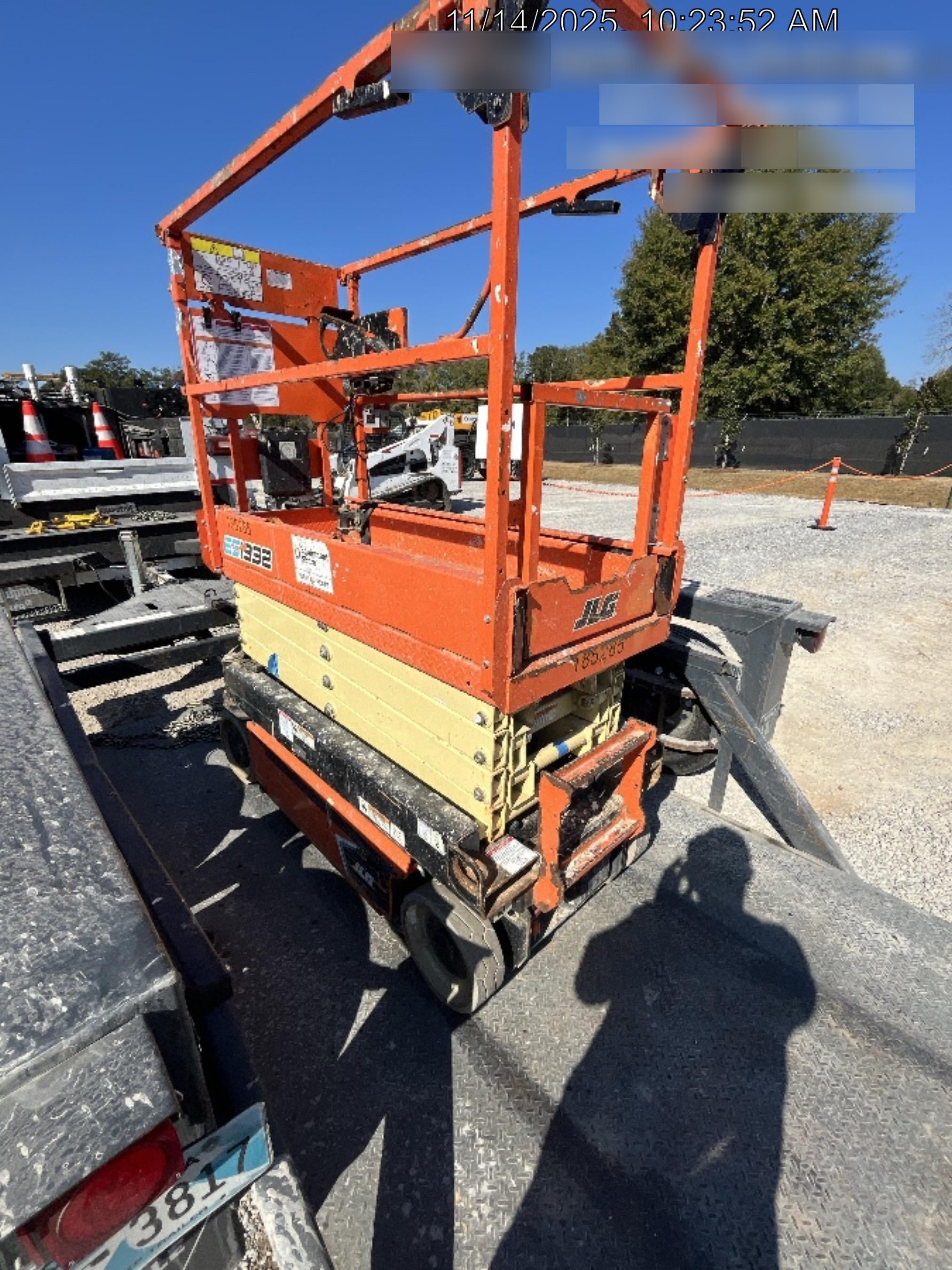 2021 JLG ES1932