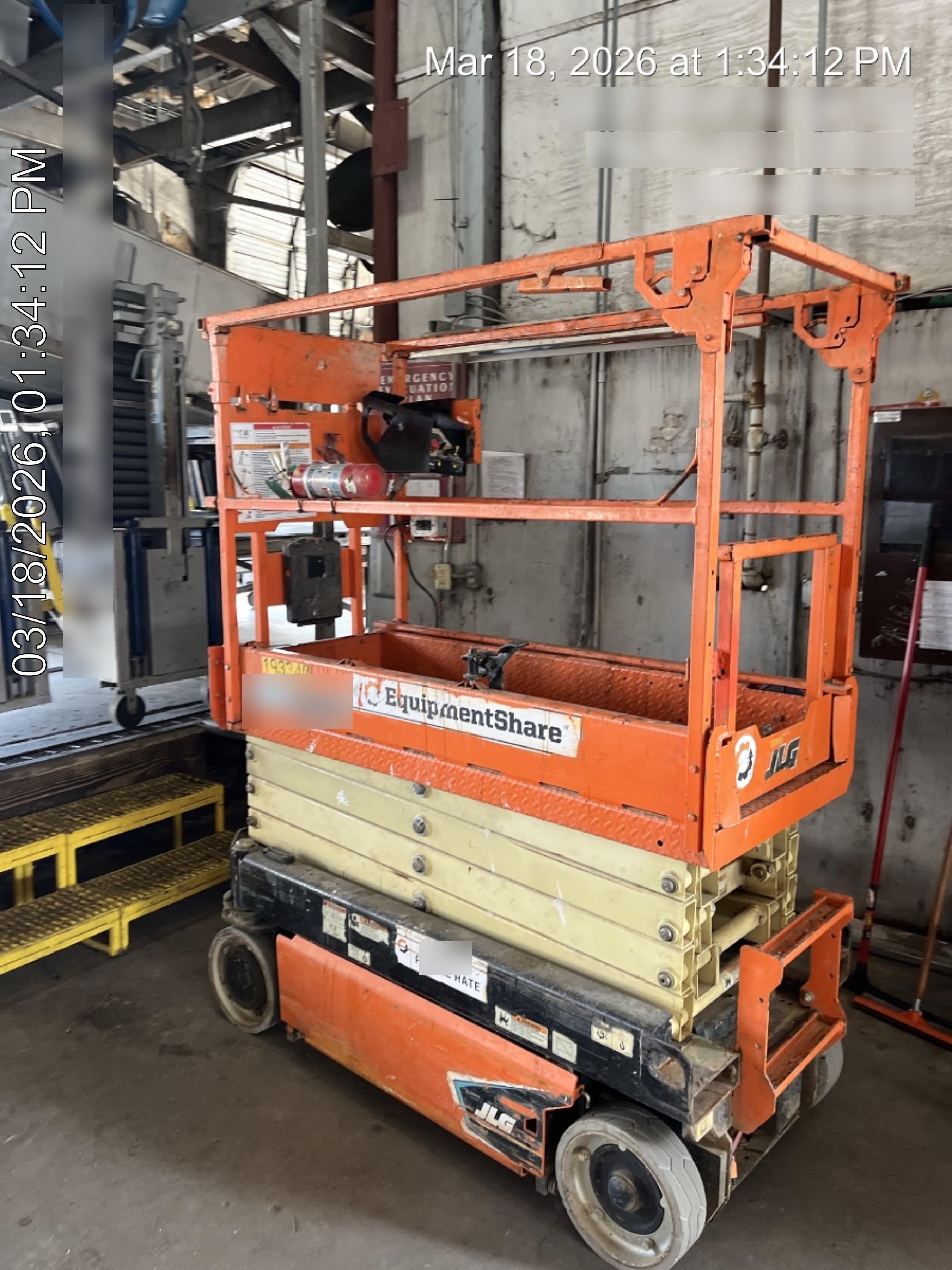 2021 JLG ES1932