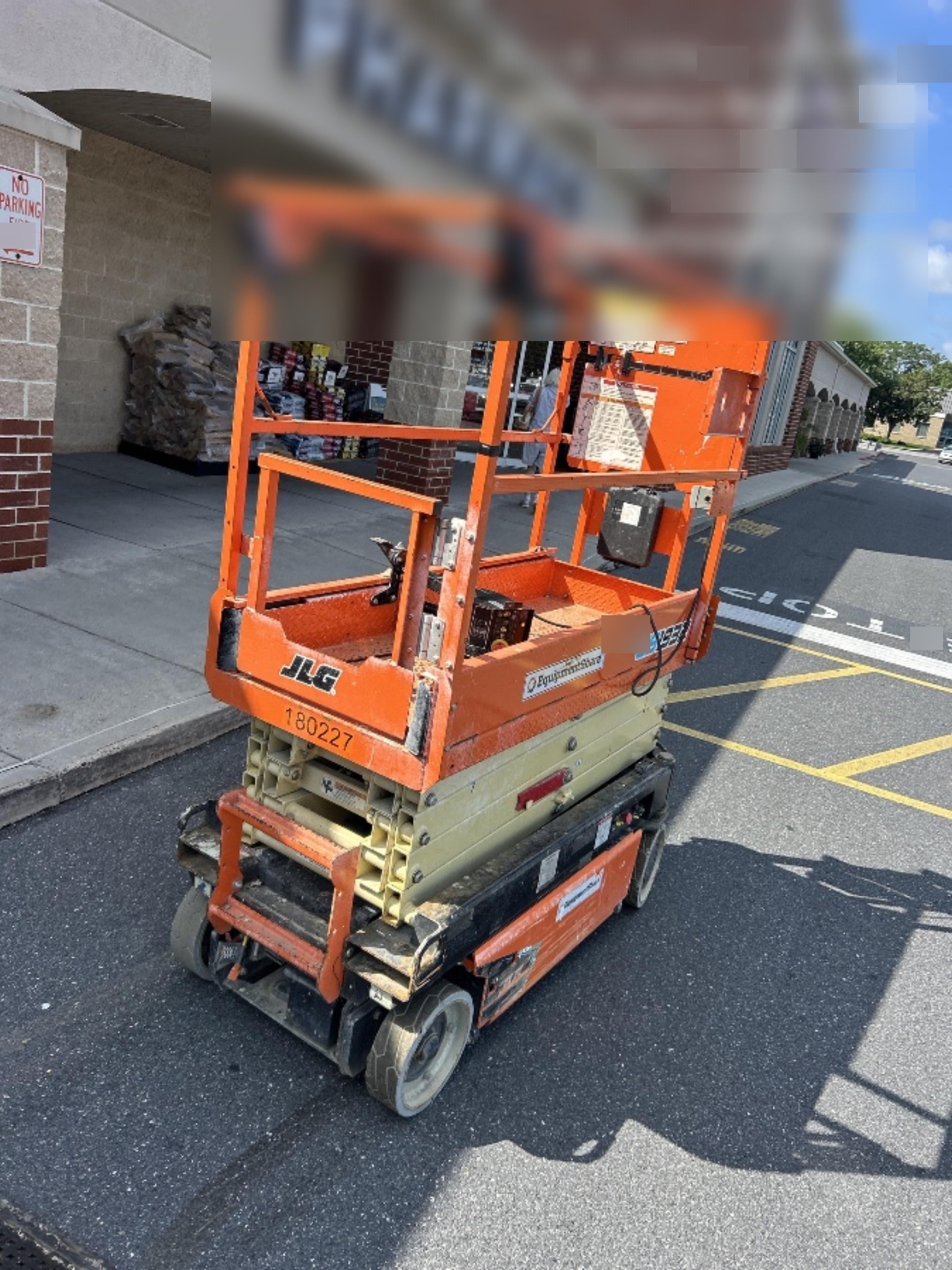 2021 JLG ES1932