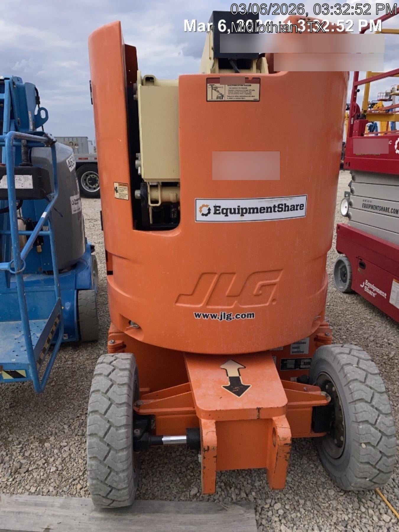 2019 JLG E300AJP