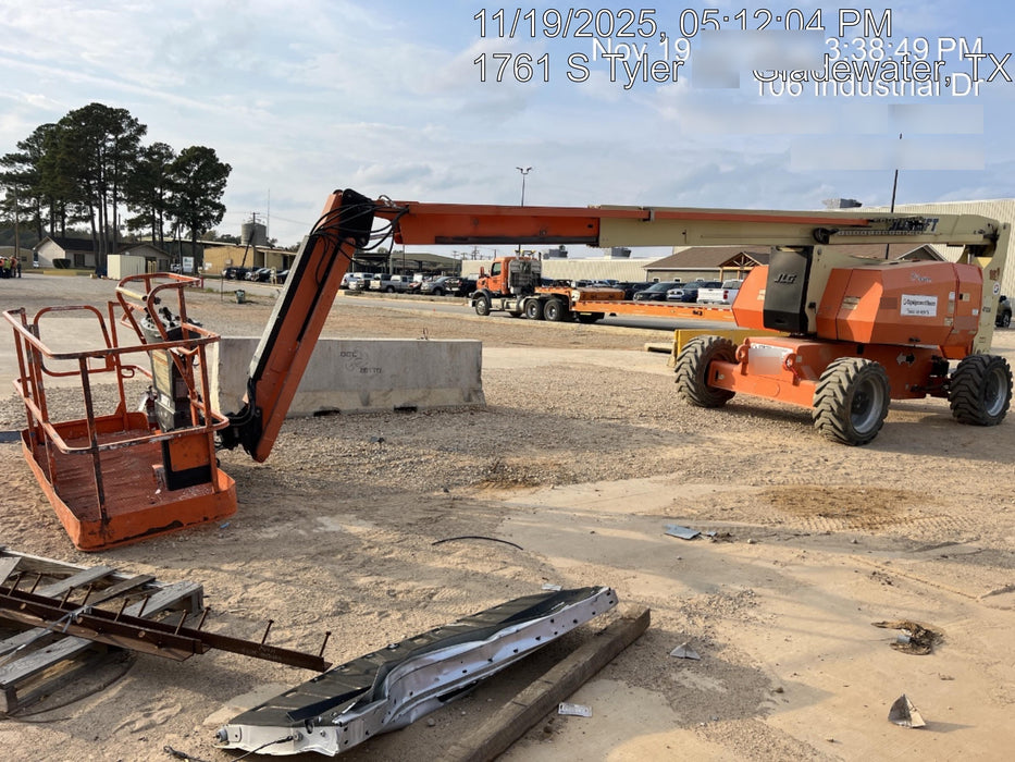 2019 JLG 800AJ
