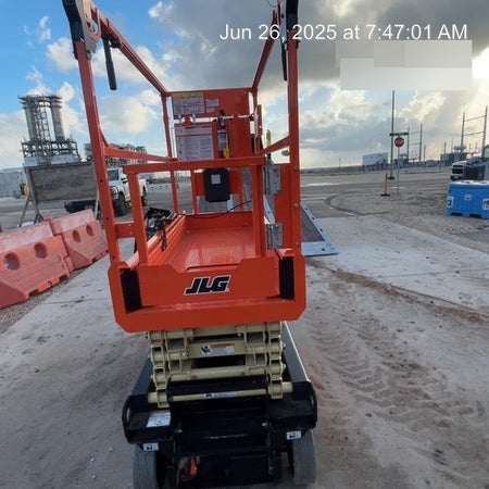 2025 JLG ES1932