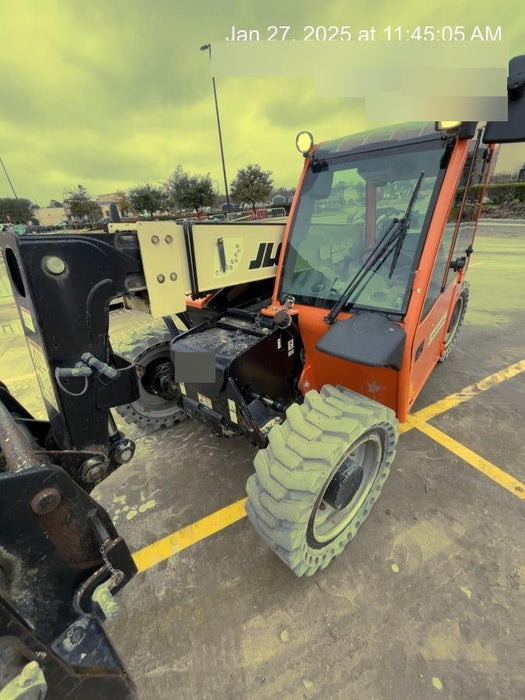 2020 JLG G5-18A Cab/Heat/Air, NM Solid Tires, Beacon w/48" Carriage, 48" Pallet Forks