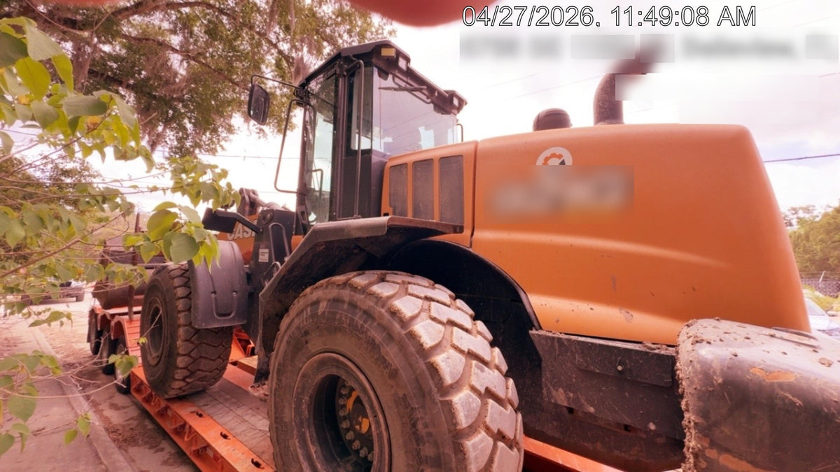 2022 CASE 921G
