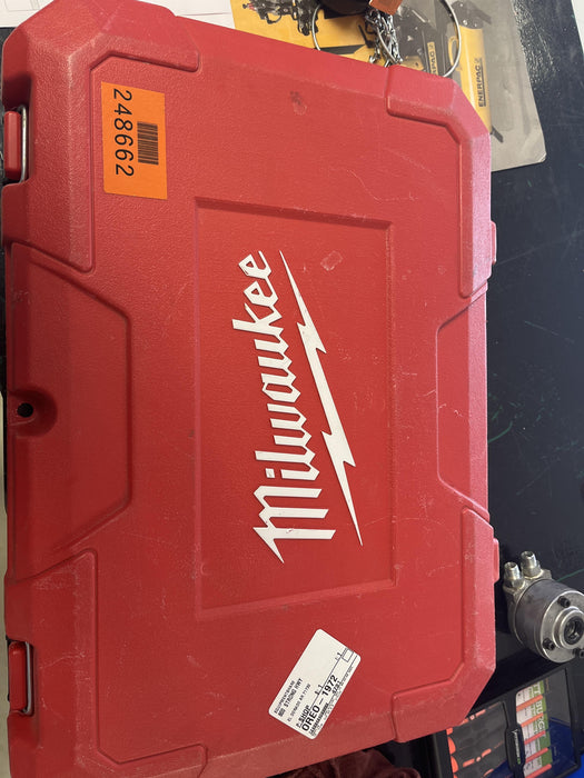 2022 MILWAUKEE 2877-22