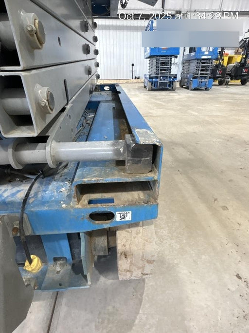 2019 Genie GS-4047 Folding rails with half height swing gate, 800W Inverter