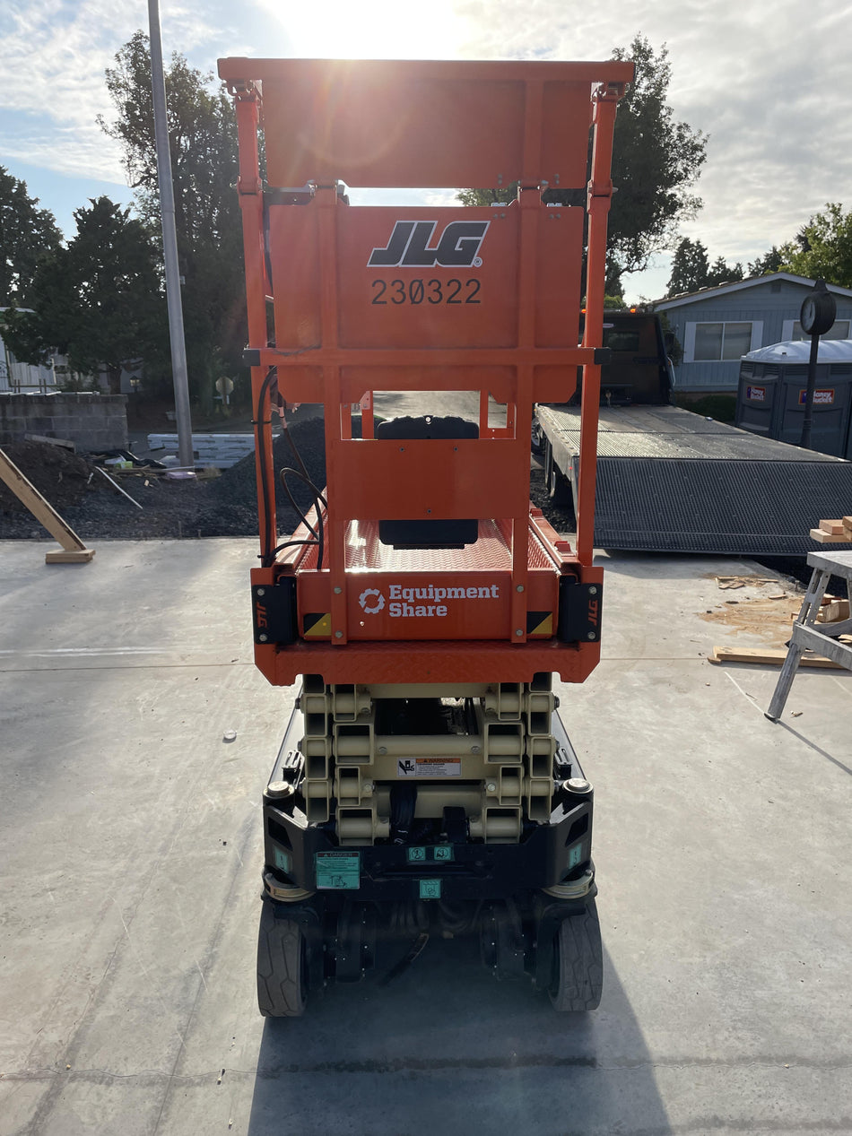 2022 JLG ES1932