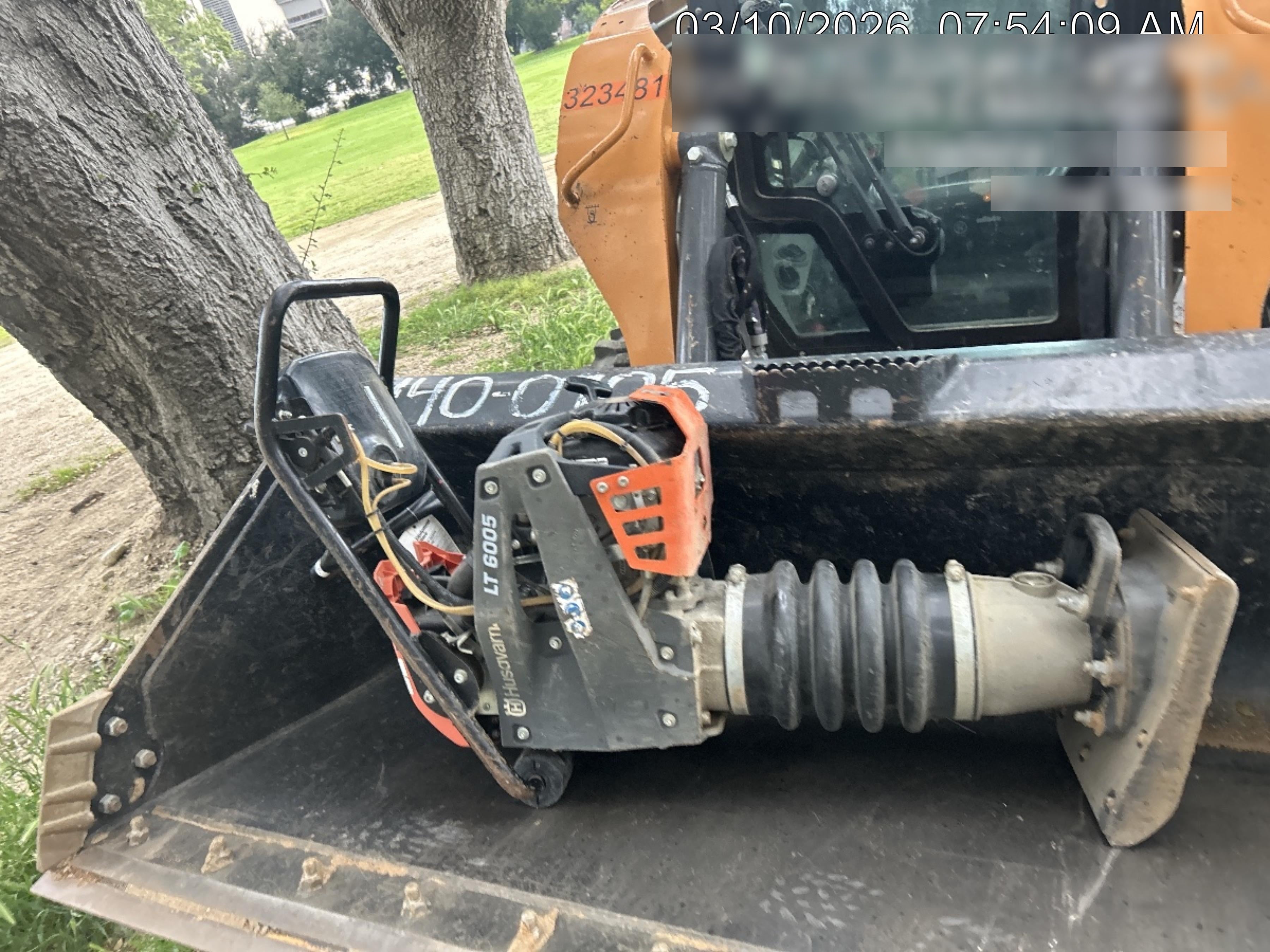 2024 HUSQVARNA LT6005