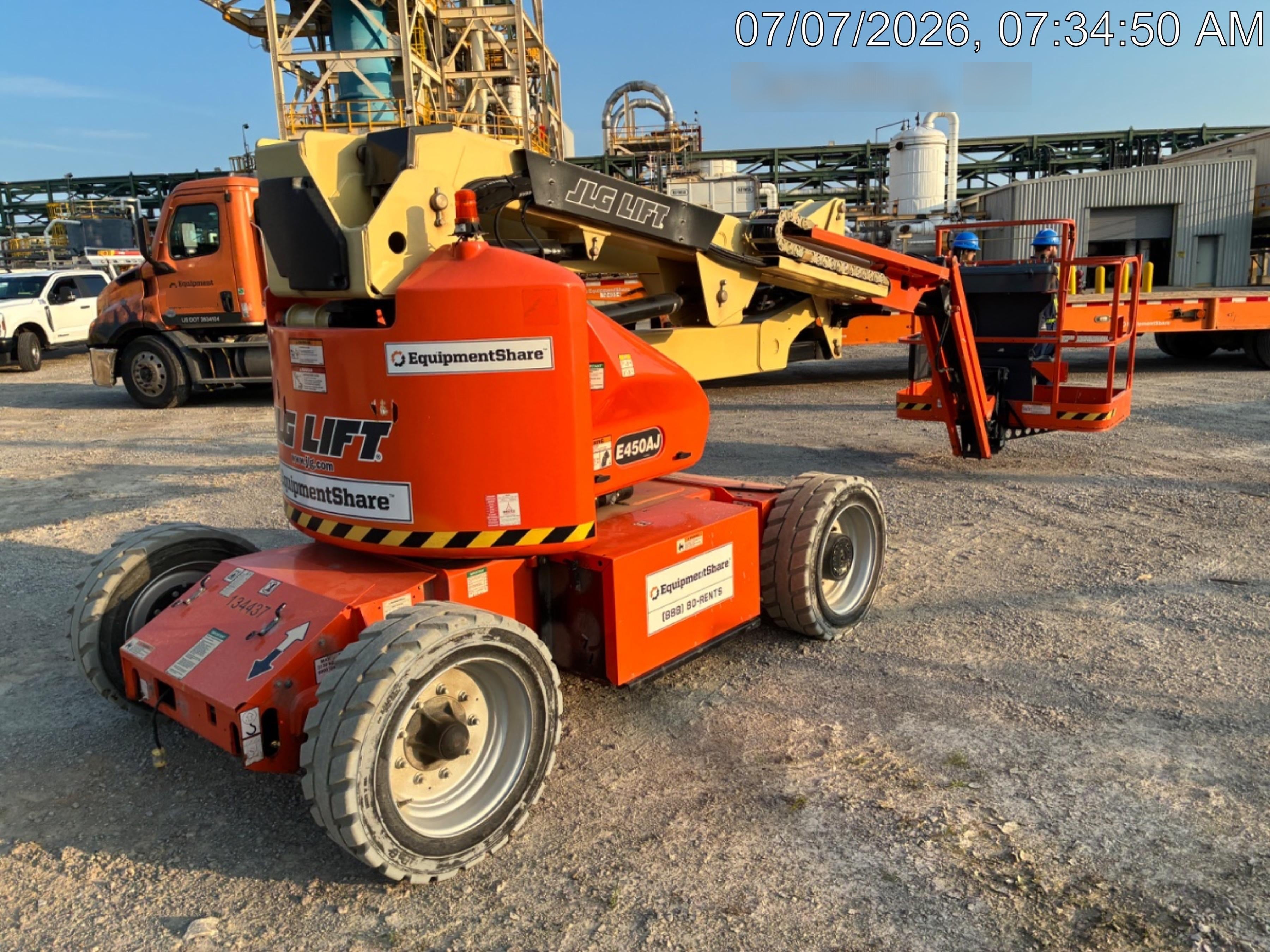 2021 JLG E450AJ