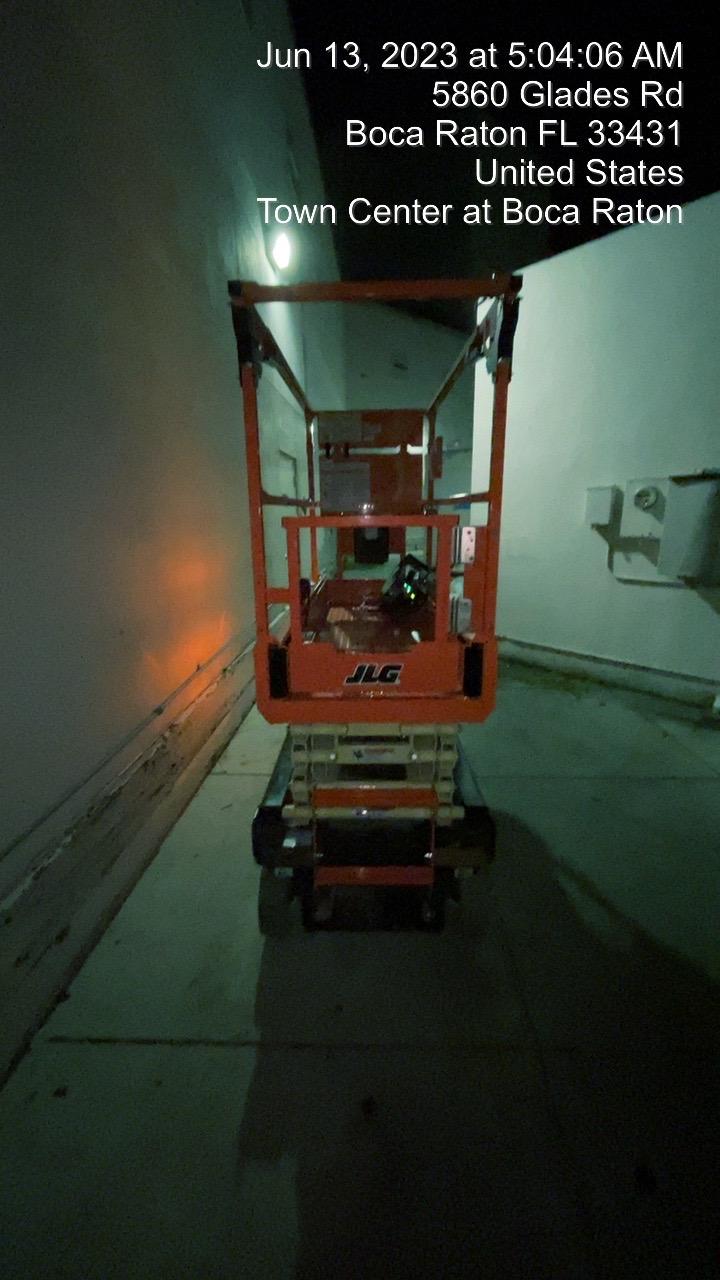2023 JLG ES1932