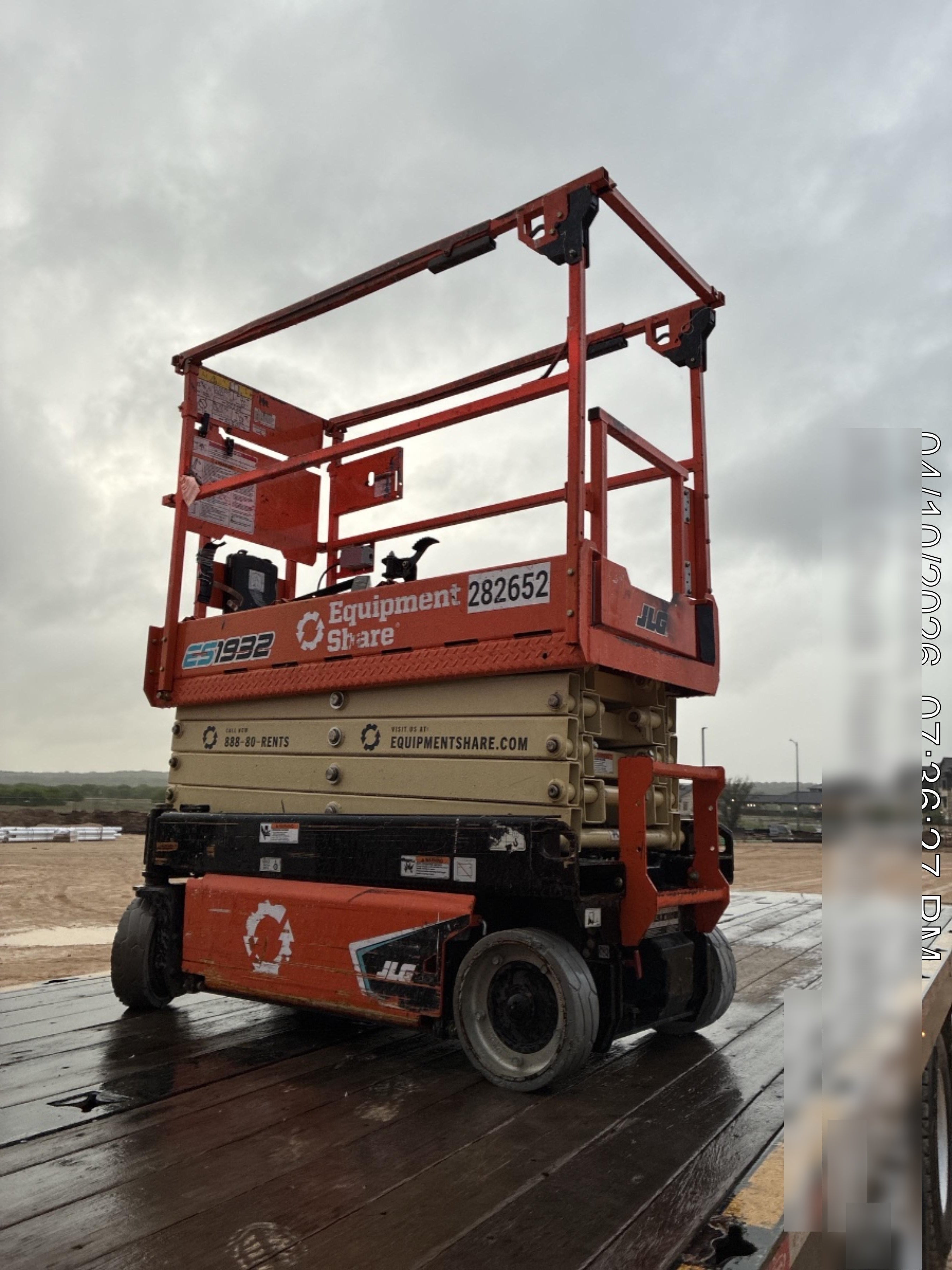2022 JLG ES1932