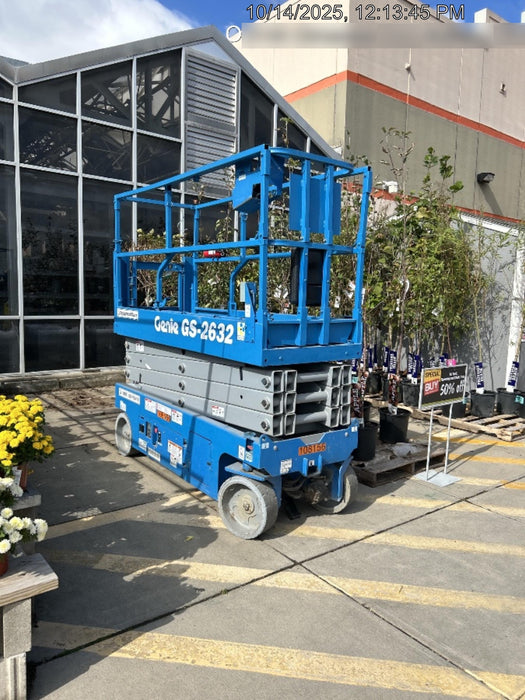 2020 Genie GS-2632 Solid NM Tires, Folding Rails with Half-Height Swing Gate, Beacon