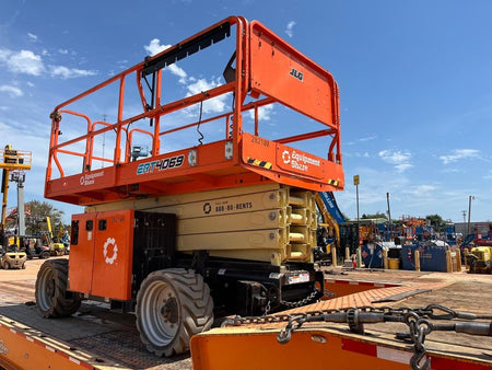 2022 JLG ERT4069