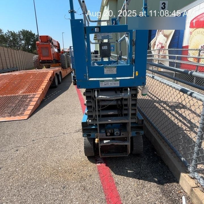 2019 Genie GS-2632 Folding rails with half height swing gate
