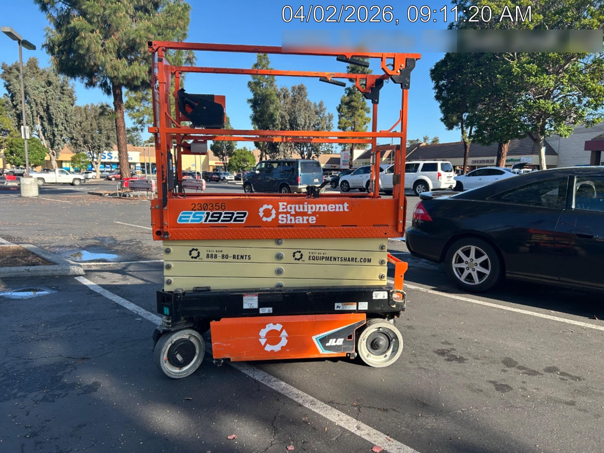 2022 JLG ES1932