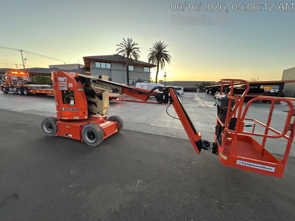 2019 JLG E300AJP
