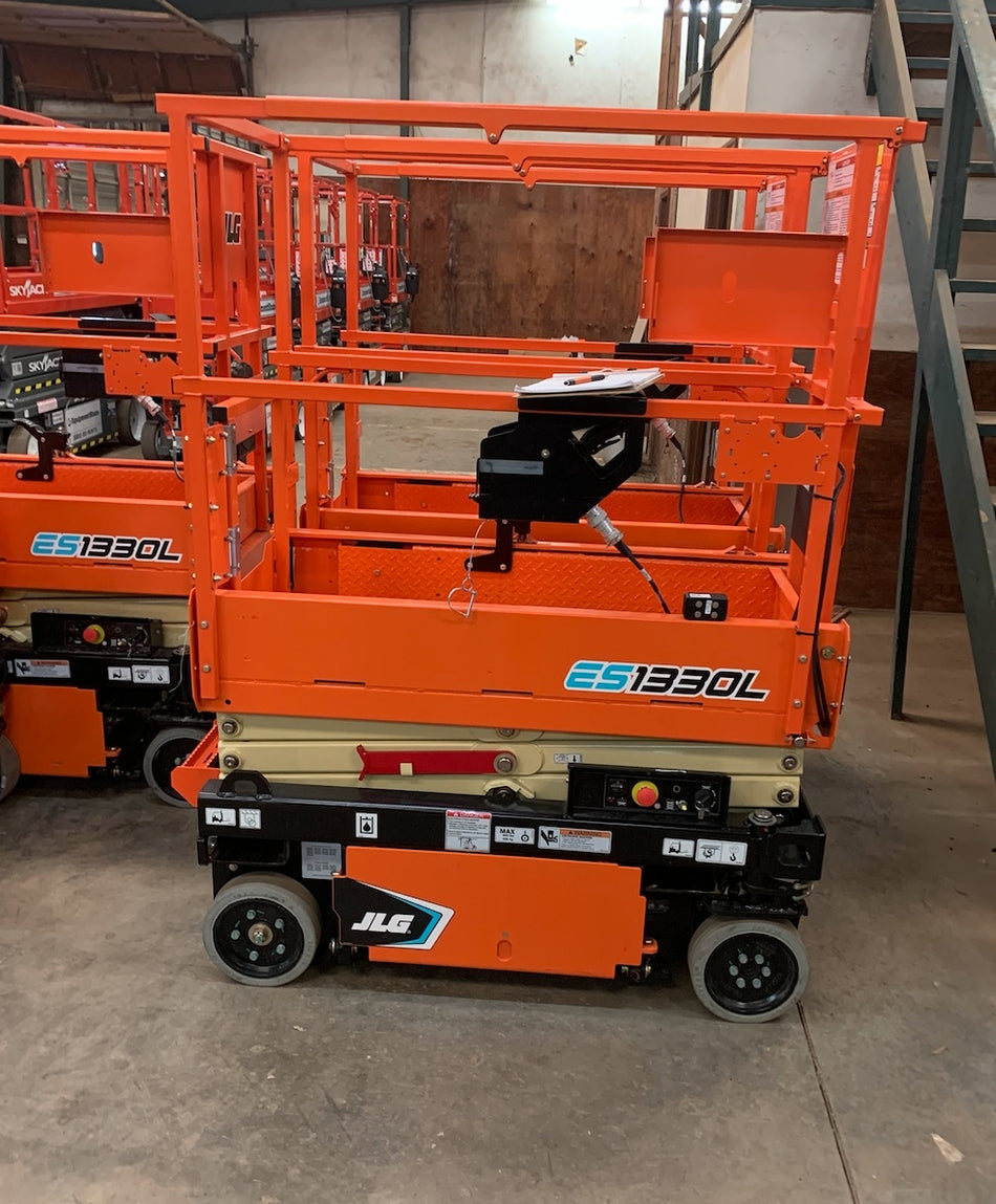 2021 JLG ES1330L