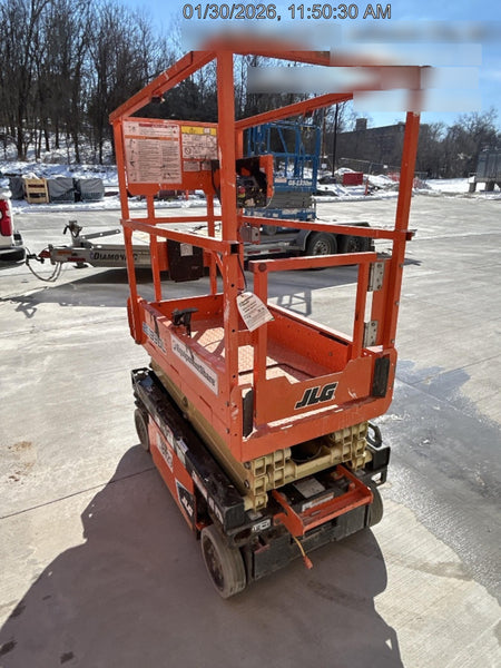 2021 JLG ES1330L