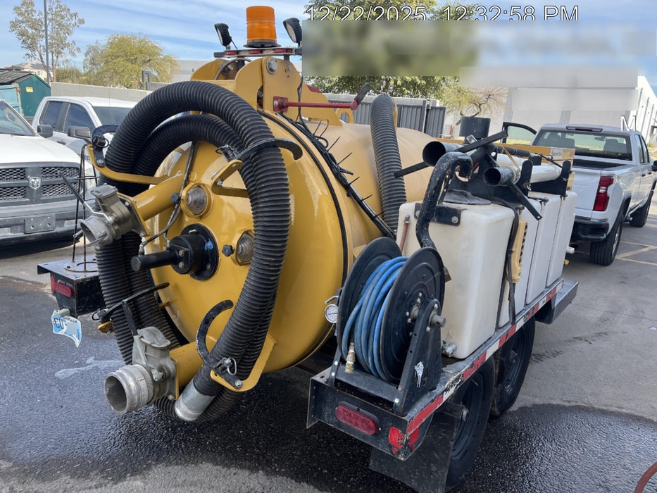 2023 VAC-TRON LP573XDT