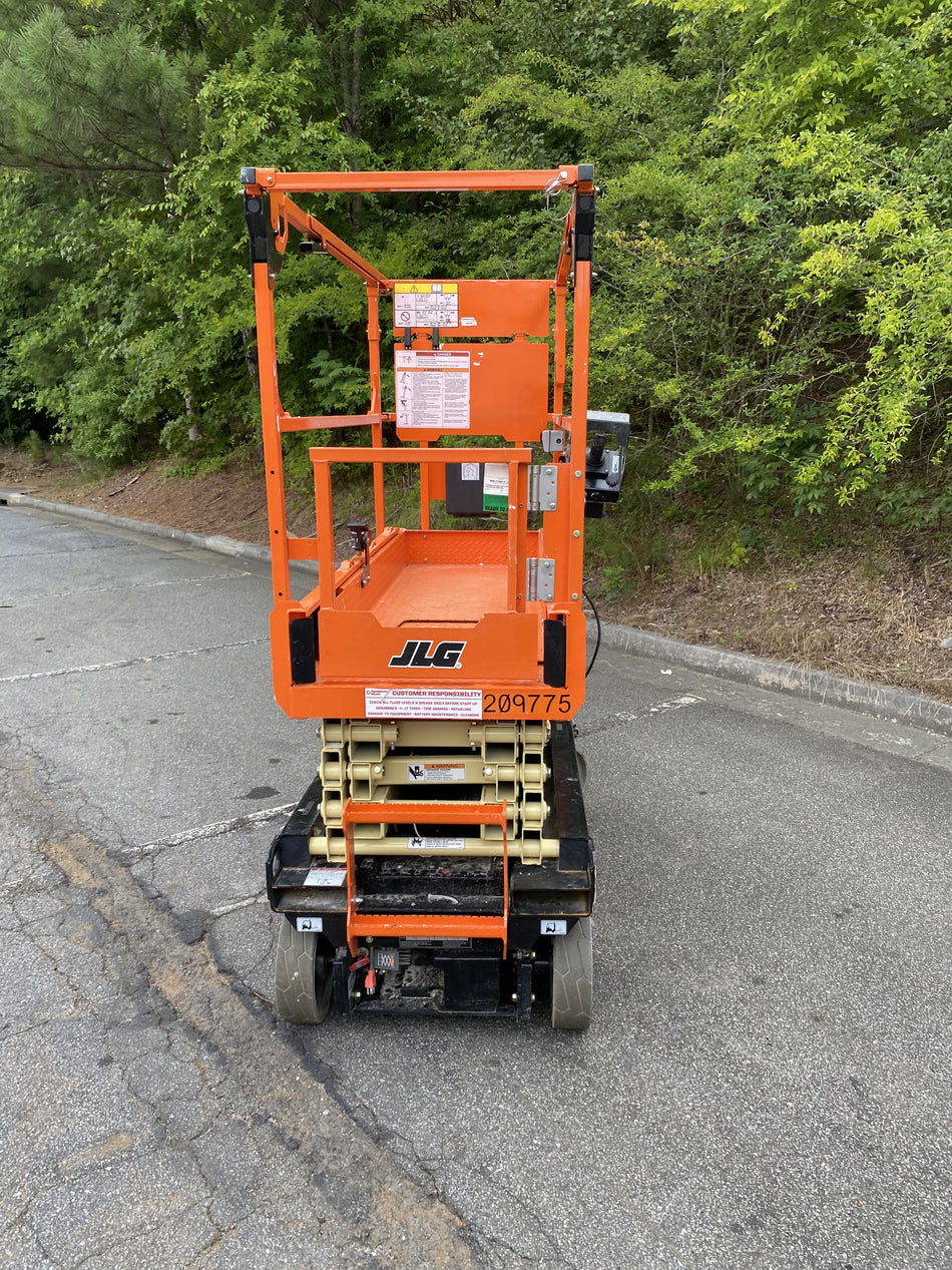 2022 JLG ES1932