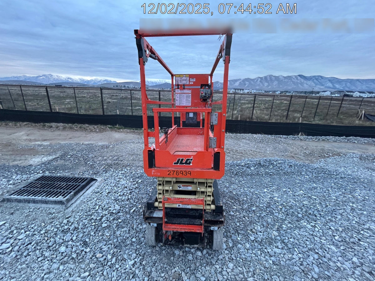 2022 JLG ES1932