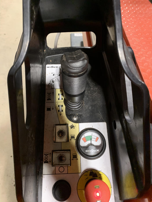 2020 Skyjack SJIII-3219 Solid NM Tires, Half height spring hinged entry gate, Dual Beacons, 800W Inverter