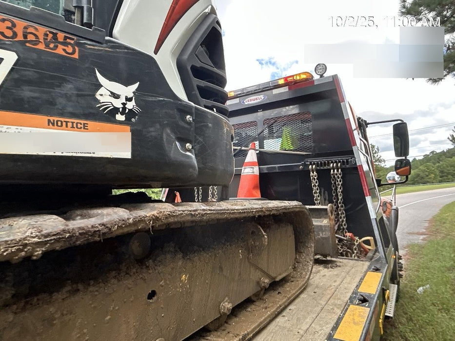 2022 Bobcat E50 Cab/Heat/Air, Rubber Tracks, Manual QC, Hydraulic Thumb