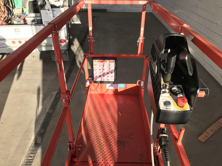 2020 Skyjack SJIII-3219 Solid NM Tires, Half height spring hinged entry gate, Dual Beacons, 800W Inverter