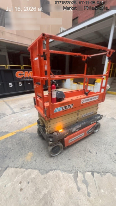 2022 JLG ES1932