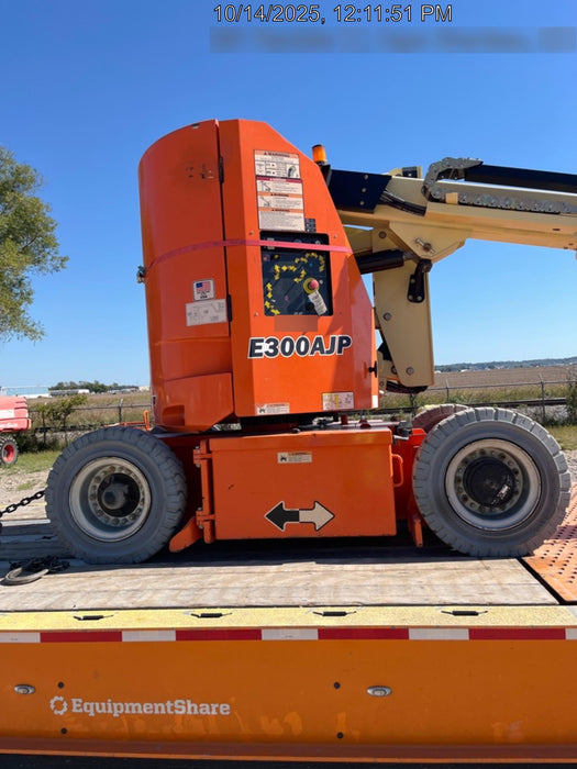 2019 JLG E300AJP