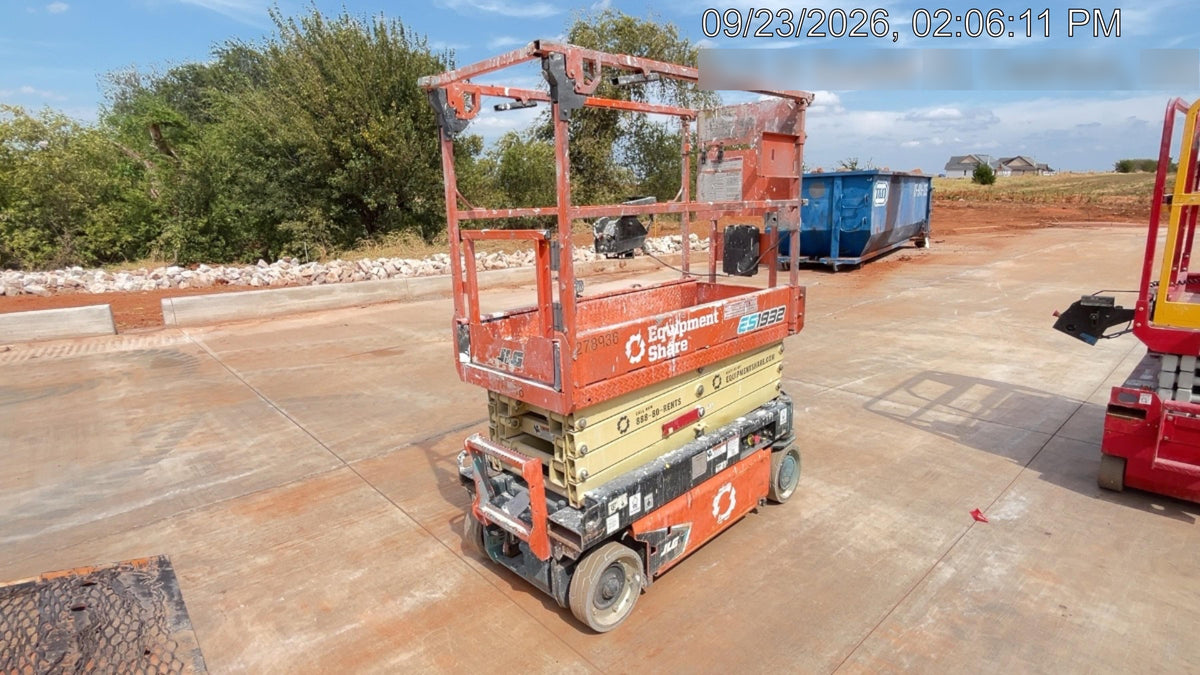 2022 JLG ES1932