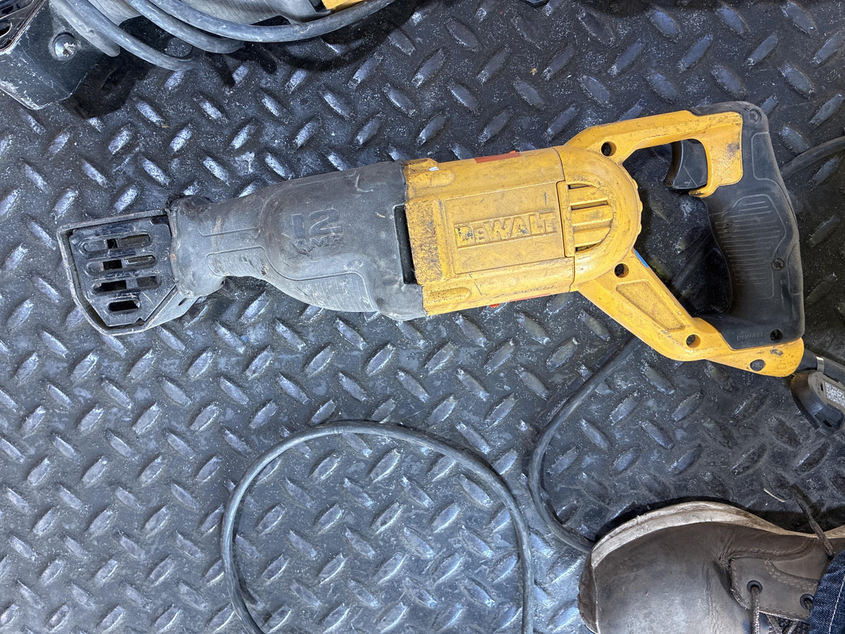 2021 DEWALT DWE305