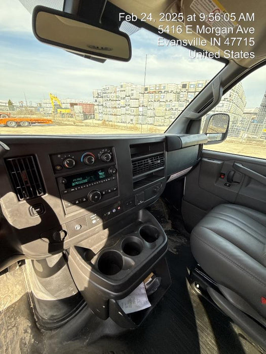 2024 CHEVROLET Express Van - Rental