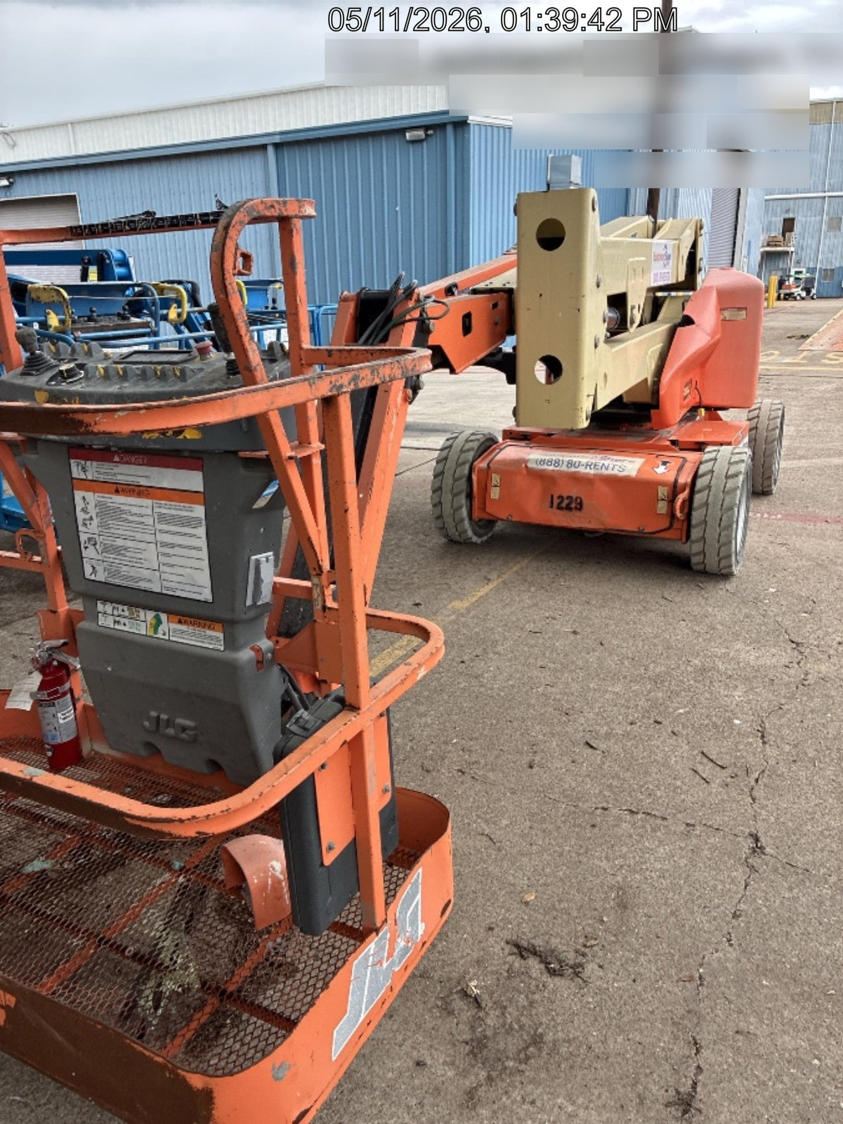 2016 JLG E450AJ