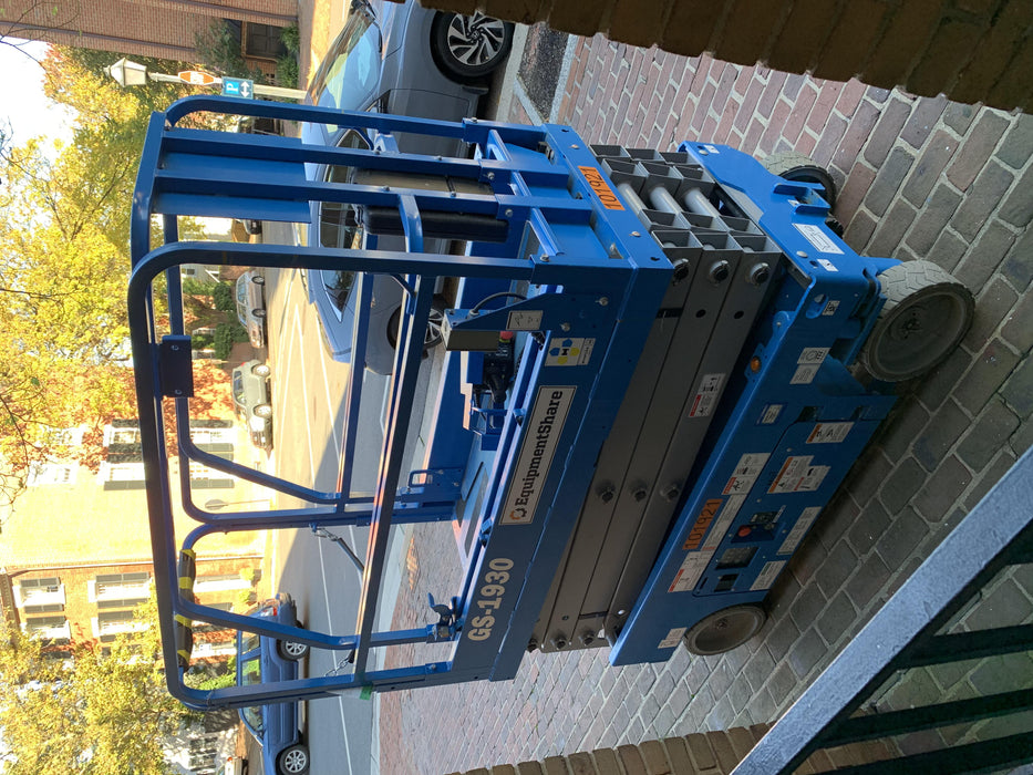 2020 Genie GS-1930 Fixed rails with chain entry gate - Pre A92.20