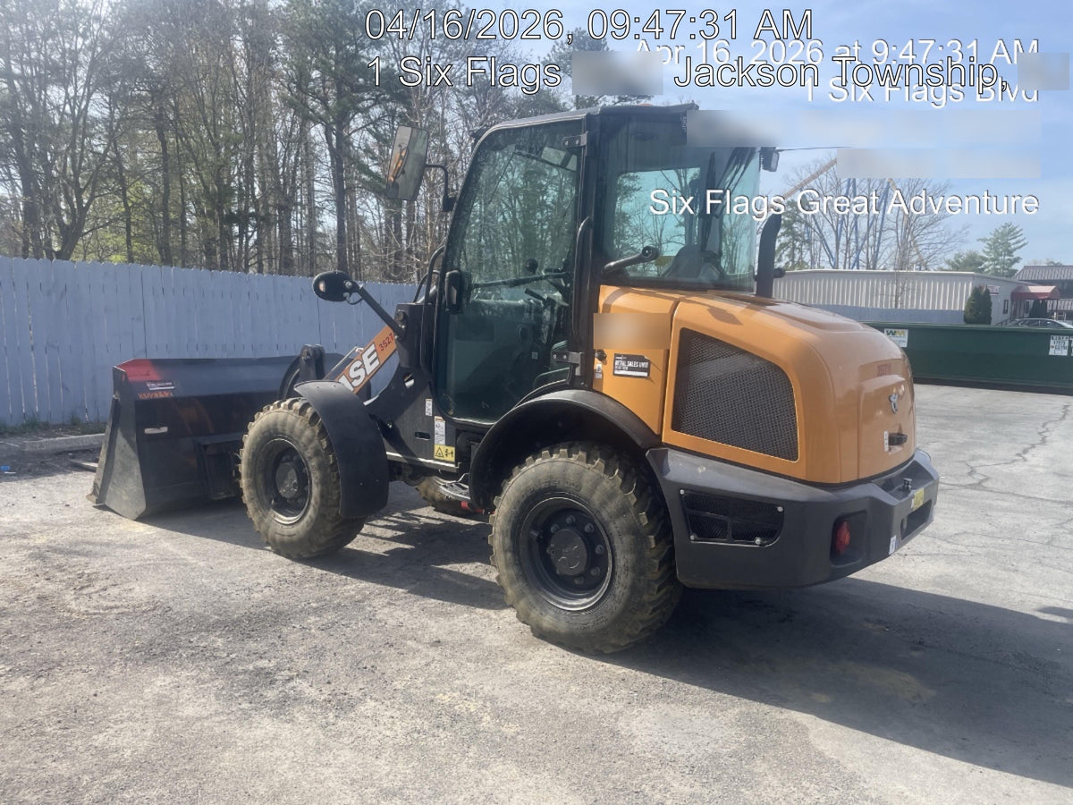 2023 CASE 121F