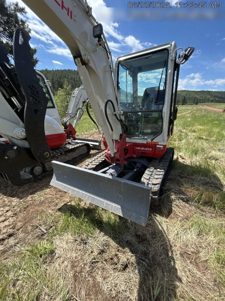 2024 TAKEUCHI TB235-2CR