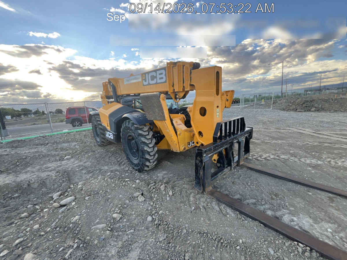 2019 JCB 512-56 Enclosed Cab, 109 HP, Solid Tires, Worklights, Beacon, Aux Hydraulics, Lifting Eye w/66" Carriage/60" Forks