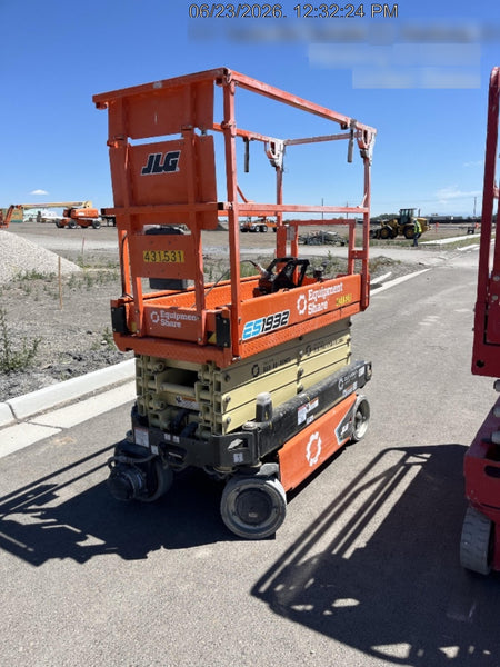 2024 JLG ES1932
