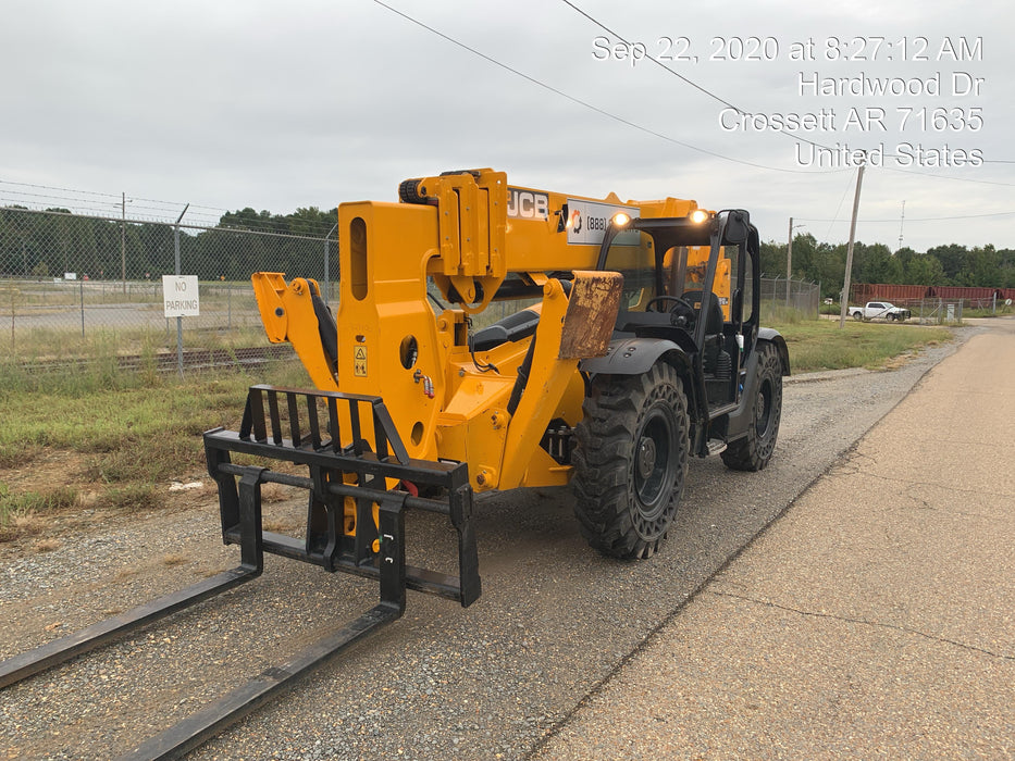 2019 JCB 512-56 Canopy, 109 HP, Solid Tires, STD Worklight, Beacon, Aux Hydraulics, Lifting Eye, Back up Alarm w/66" Carriage/60" Forks