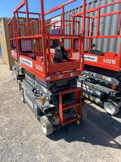 2020 Skyjack SJIII-3219 Solid NM Tires, Half height spring hinged entry gate, Dual Beacons, 800W Inverter